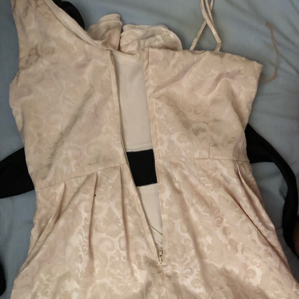 Dress - Picture 3 of 3